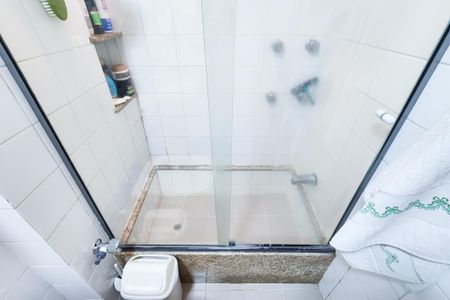 Apartamento à venda com 107m², 3 quartos e 1 vaga Apartamento à venda com 107m², 3 quartos e 1 vagaBanheiro da Suíte