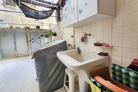 Apartamento à venda com 107m², 3 quartos e 1 vaga Apartamento à venda com 107m², 3 quartos e 1 vagaÁrea de serviço