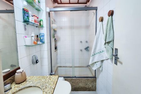 Apartamento à venda com 107m², 3 quartos e 1 vaga Apartamento à venda com 107m², 3 quartos e 1 vagaBanheiro da Suíte