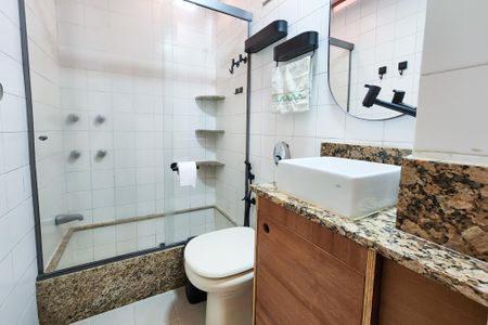 Apartamento à venda com 107m², 3 quartos e 1 vaga Apartamento à venda com 107m², 3 quartos e 1 vagaBanheiro social