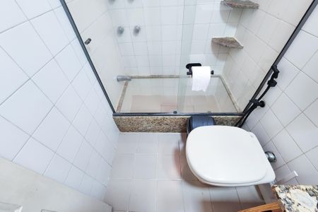 Apartamento à venda com 107m², 3 quartos e 1 vaga Apartamento à venda com 107m², 3 quartos e 1 vagaBanheiro social