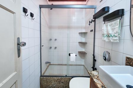 Apartamento à venda com 107m², 3 quartos e 1 vaga Apartamento à venda com 107m², 3 quartos e 1 vagaBanheiro social
