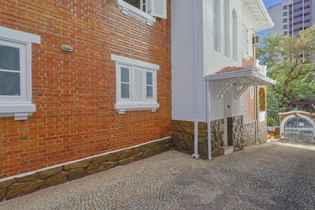 Casa à venda com 400m², 4 quartos e 11 vagas Casa à venda com 400m², 4 quartos e 11 vagasÁrea externa