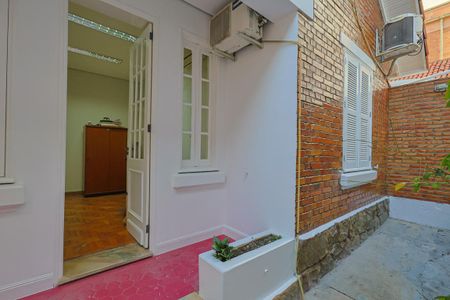 Casa à venda com 400m², 4 quartos e 11 vagas Casa à venda com 400m², 4 quartos e 11 vagasCorredor Lateral