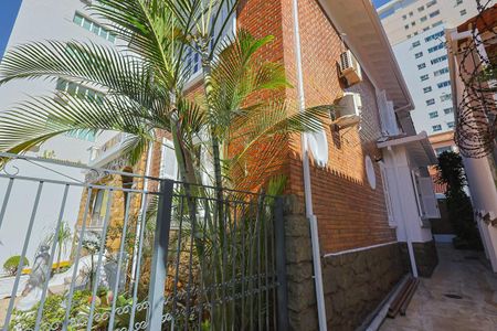 Casa à venda com 400m², 4 quartos e 11 vagas Casa à venda com 400m², 4 quartos e 11 vagasJardim
