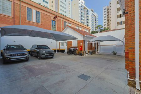 Casa à venda com 400m², 4 quartos e 11 vagas Casa à venda com 400m², 4 quartos e 11 vagasÁrea externa