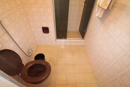 Casa à venda com 332m², 5 quartos e 7 vagasBanheiro Suíte 1