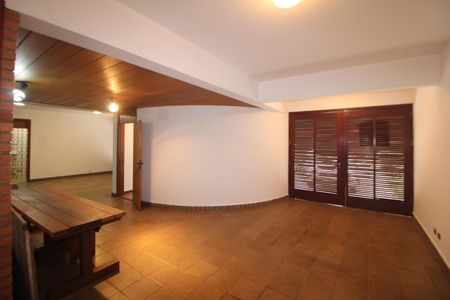 Casa à venda com 332m², 5 quartos e 7 vagasGaragem