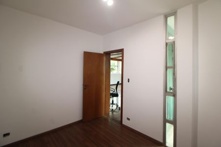 Casa à venda com 332m², 5 quartos e 7 vagasQuarto 1