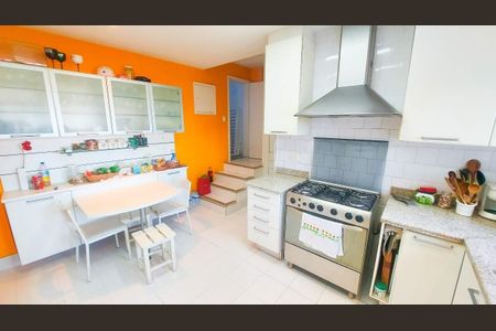 Casa à venda com 650m², 4 quartos e 2 vagas