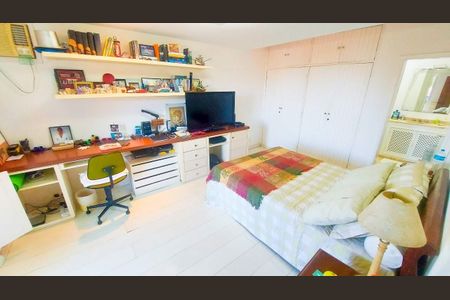 Casa à venda com 650m², 4 quartos e 2 vagas