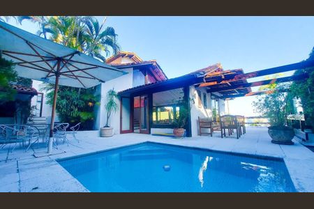 Casa à venda com 650m², 4 quartos e 2 vagas