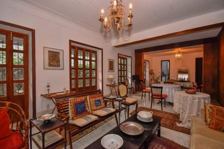 Casa à venda com 276m², 3 quartos e 2 vagas