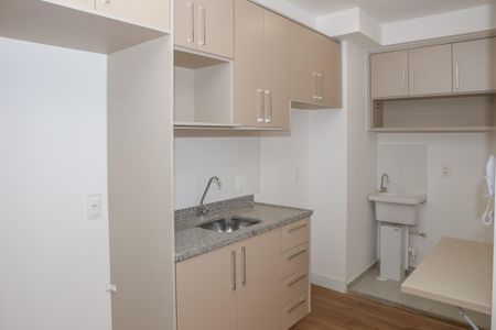 Apartamento para alugar com 32m², 2 quartos e sem vaga Apartamento para alugar com 32m², 2 quartos e sem vagaCozinha e Área de Serviço