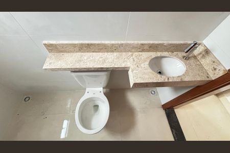 Apartamento à venda com 90m², 2 quartos e 1 vaga Apartamento à venda com 90m², 2 quartos e 1 vagaBanheiro Social