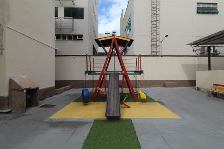 Apartamento à venda com 47m², 2 quartos e sem vagaÁrea comum - Playground