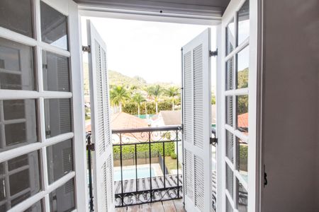 Casa de condomínio para alugar com 268m², 3 quartos e 3 vagasVista