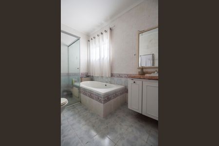 Casa de condomínio para alugar com 268m², 3 quartos e 3 vagasBanheiro da Suíte