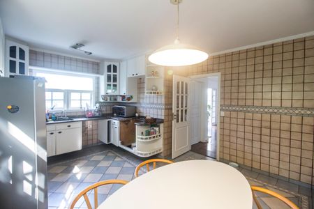 Casa de condomínio para alugar com 268m², 3 quartos e 3 vagasCozinha