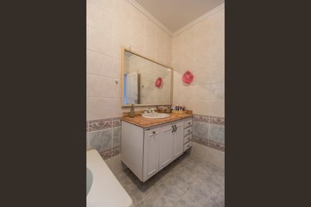 Casa de condomínio para alugar com 268m², 3 quartos e 3 vagasBanheiro da Suíte