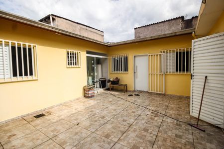 Casa à venda com 92m², 2 quartos e 3 vagas Casa à venda com 92m², 2 quartos e 3 vagasQuintal