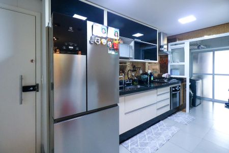 Apartamento à venda com 107m², 3 quartos e 2 vagas Apartamento à venda com 107m², 3 quartos e 2 vagasCozinha
