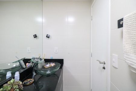 Apartamento à venda com 107m², 3 quartos e 2 vagas Apartamento à venda com 107m², 3 quartos e 2 vagasBanheiro da Suíte