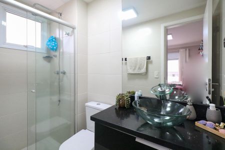 Apartamento à venda com 107m², 3 quartos e 2 vagas Apartamento à venda com 107m², 3 quartos e 2 vagasBanheiro da Suíte