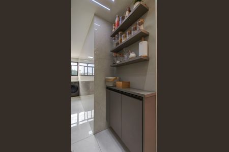 Apartamento à venda com 57m², 2 quartos e 1 vaga Apartamento à venda com 57m², 2 quartos e 1 vagaCozinha e Área de Serviço