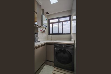 Apartamento à venda com 57m², 2 quartos e 1 vaga Apartamento à venda com 57m², 2 quartos e 1 vagaCozinha e Área de Serviço