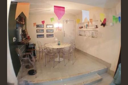 Casa à venda com 120m², 5 quartos e 1 vaga