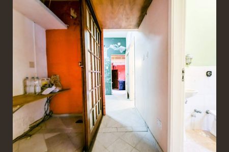 Casa à venda com 211m², 5 quartos e sem vaga