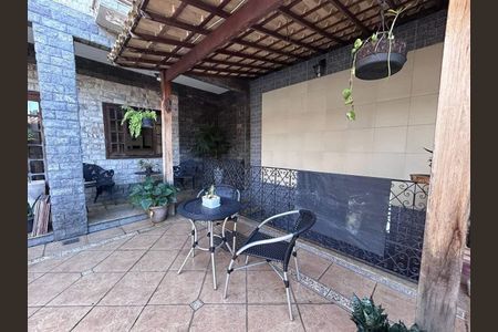 Casa à venda com 150m², 4 quartos e 3 vagas