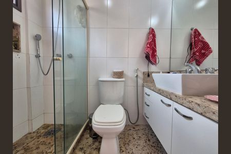 Apartamento à venda com 357m², 5 quartos e 3 vagasBanheiro da Suíte 2