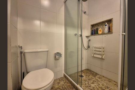 Apartamento à venda com 357m², 5 quartos e 3 vagasBanheiro da Suíte 1