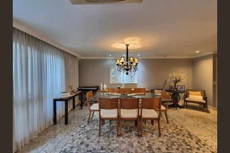 Apartamento à venda com 357m², 5 quartos e 3 vagasSala