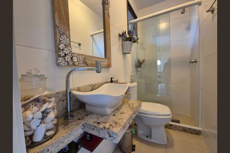 Apartamento à venda com 357m², 5 quartos e 3 vagasBanheiro social