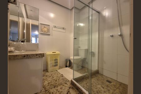 Apartamento à venda com 357m², 5 quartos e 3 vagasBanheiro da Suíte 1