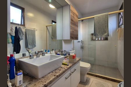 Apartamento à venda com 357m², 5 quartos e 3 vagasBanheiro da Suíte 3