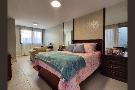 Apartamento à venda com 357m², 5 quartos e 3 vagasSuíte 3