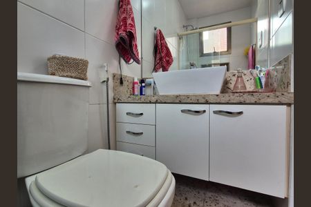 Apartamento à venda com 357m², 5 quartos e 3 vagasBanheiro da Suíte 2