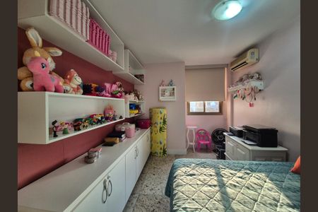 Apartamento à venda com 357m², 5 quartos e 3 vagasQuarto 