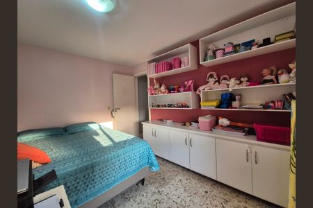 Apartamento à venda com 357m², 5 quartos e 3 vagasQuarto 