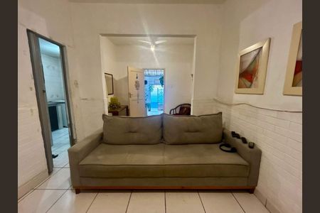 Casa à venda com 102m², 2 quartos e sem vaga