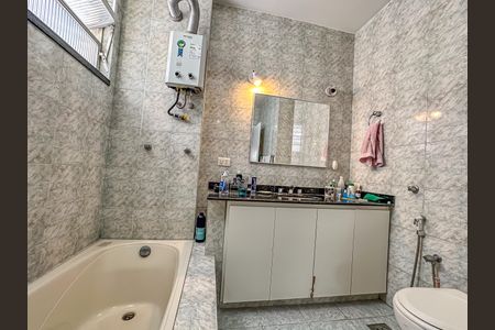 Apartamento à venda com 213m², 4 quartos e sem vagaBanheiro Social