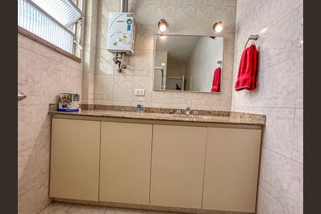 Apartamento à venda com 213m², 4 quartos e sem vagaBanheiro Social 2