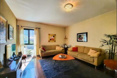 Casa à venda com 313m², 4 quartos e 6 vagas