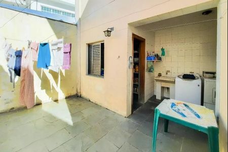 Casa à venda com 313m², 4 quartos e 6 vagas