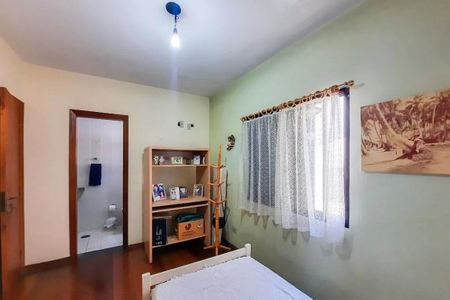 Casa à venda com 313m², 4 quartos e 6 vagas
