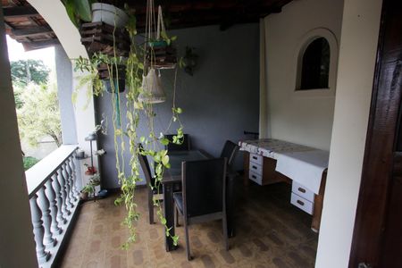 Casa à venda com 400m², 4 quartos e 3 vagas Casa à venda com 400m², 4 quartos e 3 vagasVaranda da Suíte 2